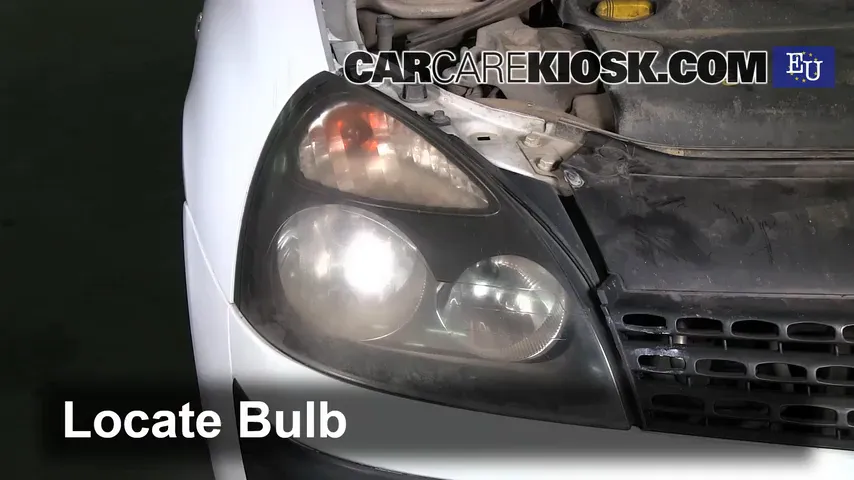 2003 Renault Clio dCi 1.5L 4 Cyl. Turbo Diesel Lights Headlight (replace bulb)